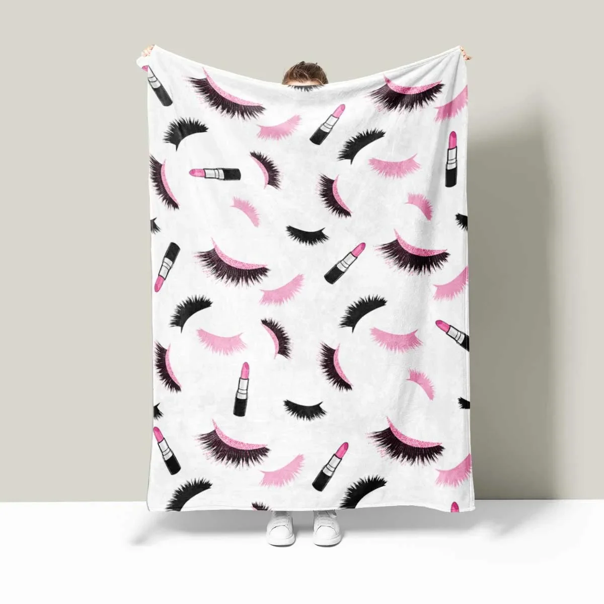 Soft Double-Sided Throw Blanket with Eyelash & Lipstick Print – Cozy Flannel for Sofa, Bed, AC Use, Home & Living Room Decor