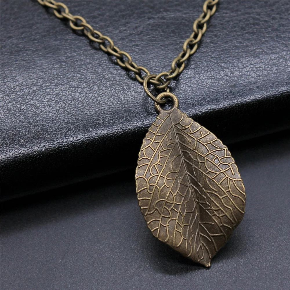 Fashion Vintage Antique Bronze Color 35x20mm Leaf Pendant Necklace For Women Men Long Chain Trendy Jewelry Accessories