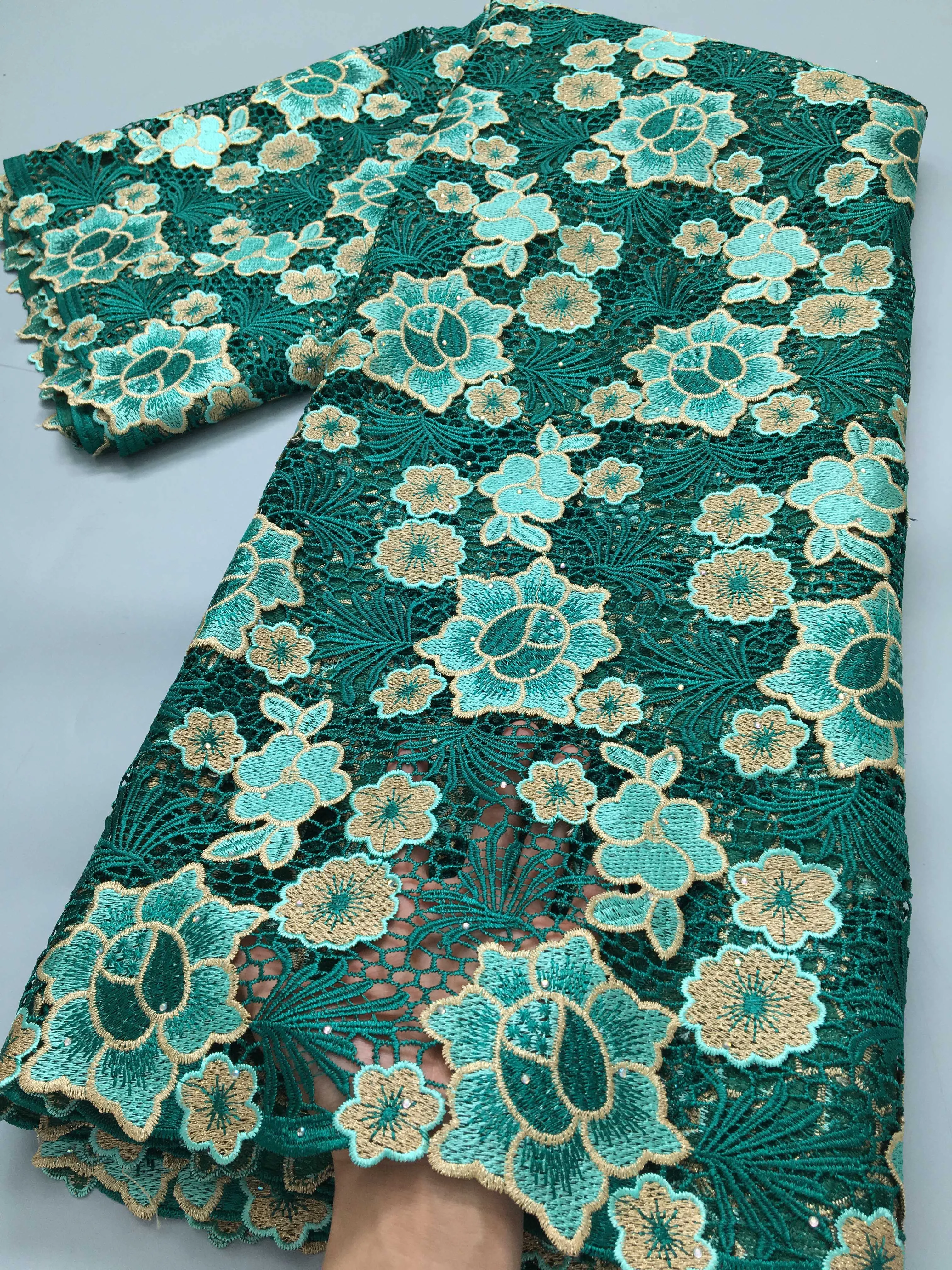 

Nigerian Water Soluble Lace Flower Embroidery Fabric Stones Latest African Guipure Lace Elegant For Party Dresses,2.5yardsTY3946