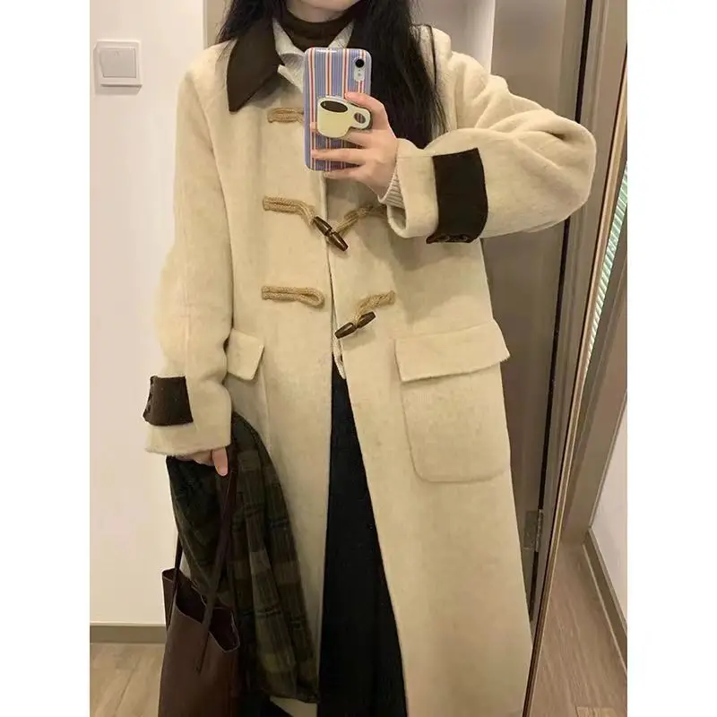 

Corner buckle woolen coat for women's winter 2023 new Mori Hepburn style medium and long padded woolen coat