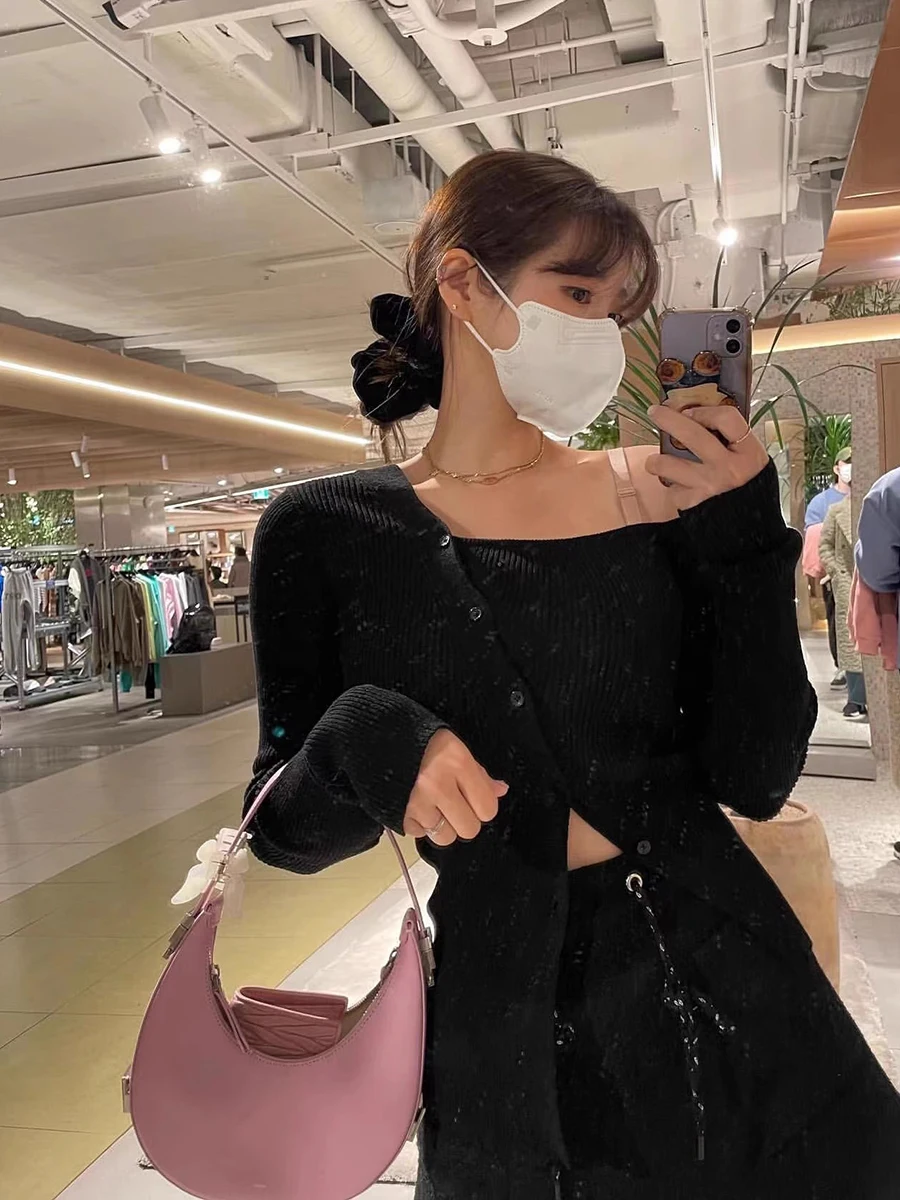 

Slim Fit Knitted Base Shirt Women's Shoulder Bared Asymmetrical Slant Collar Long Sleeve Regular Length Commute Style Korean ...
