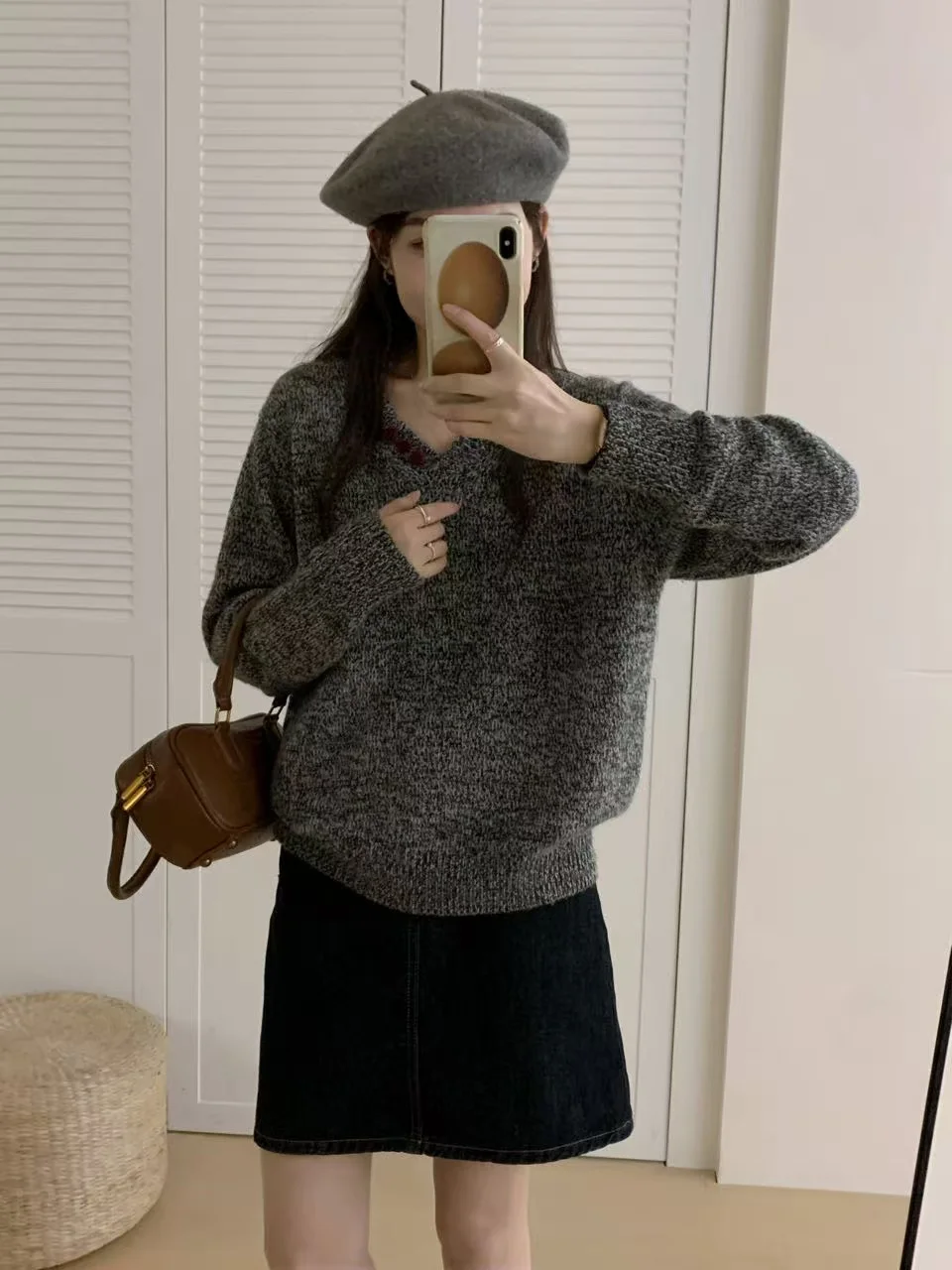 Maglione lavorato a maglia V-ne da donna Morbida pelliccia d'orso Filato misto Dimagrante All-match Overhead Lungo Sve Calore Riscaldamento Autunno Inverno