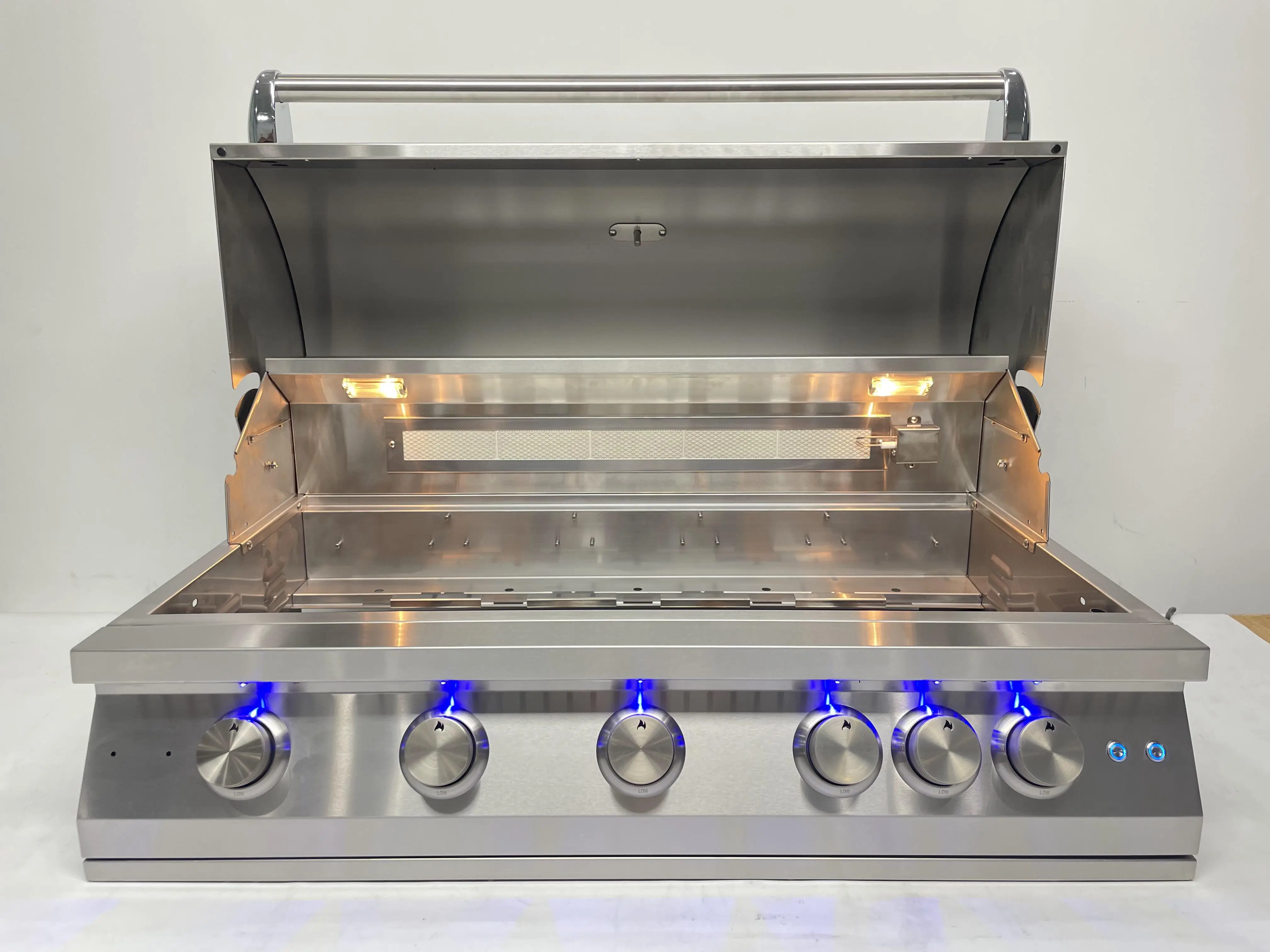 Elegant  Finish Built-In Gas Barbecue Grill Outdoor Metal Cooking Grill with Household Application for Outdoor BBQs