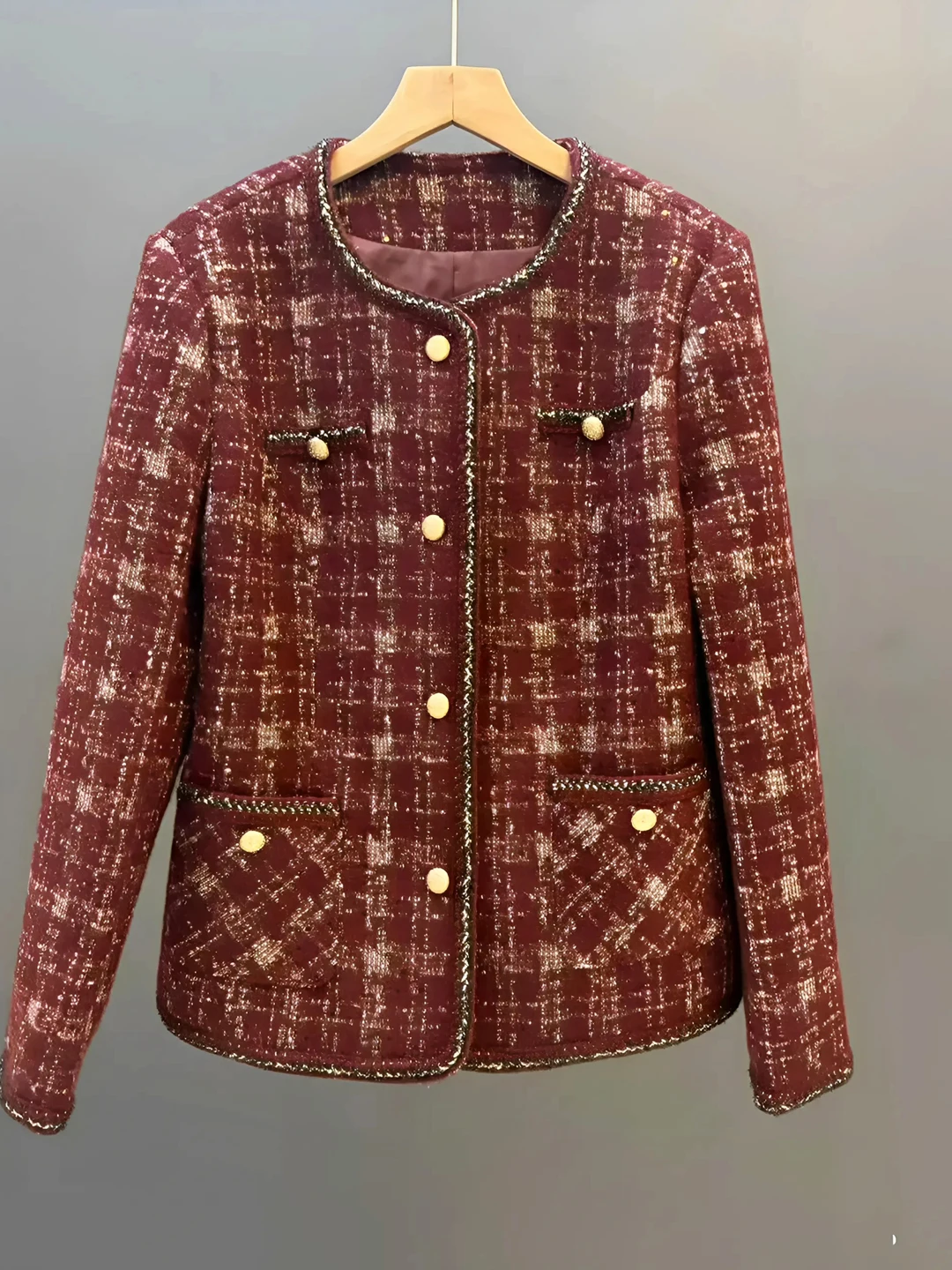 

2025 Autumn Plaid Style Women's Outerwear Versatile Ageless Fashion Commute Windproof Polyester Fiber Short Coat for Mature L...
