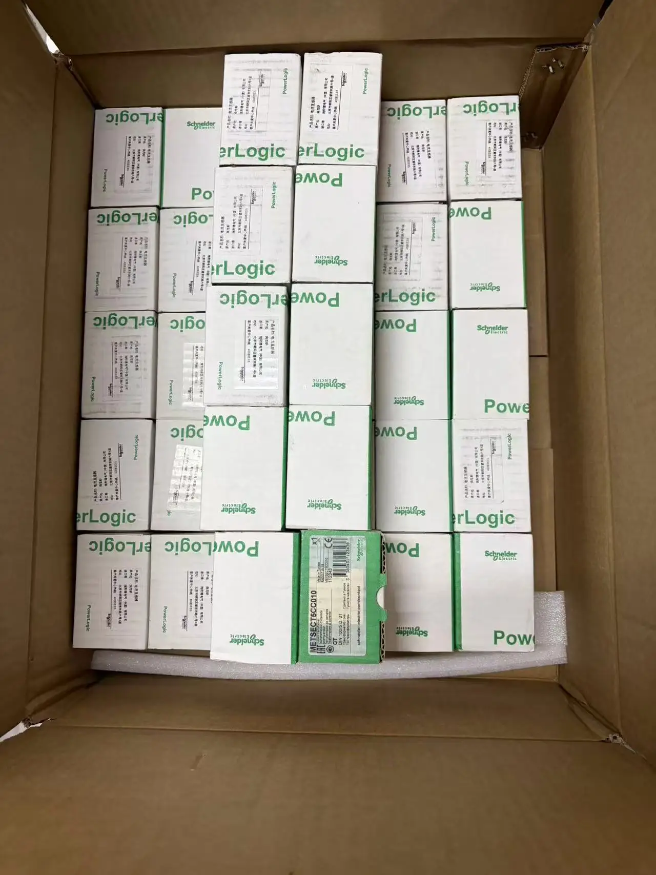 

Трансформатор тока METSECT5CC004 40А 5А, тропический, на DIN-рейку, с креплением, отверстие 21 мм, для учета энергии