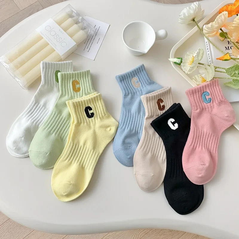 

5 Pairs Women C Letter Print Socks Fashion Versatile Ankle Socks Casual Comfortable Sports Socks Autumn Colorful Short Socks