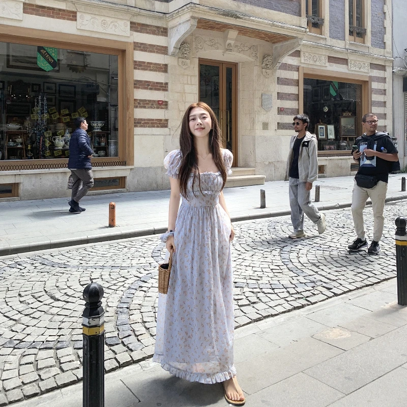

Bubble Sleeves Are Thin and Big Swing Long Dresses, Floral Fashion and Elegance, Niche Comfort and Gentleness