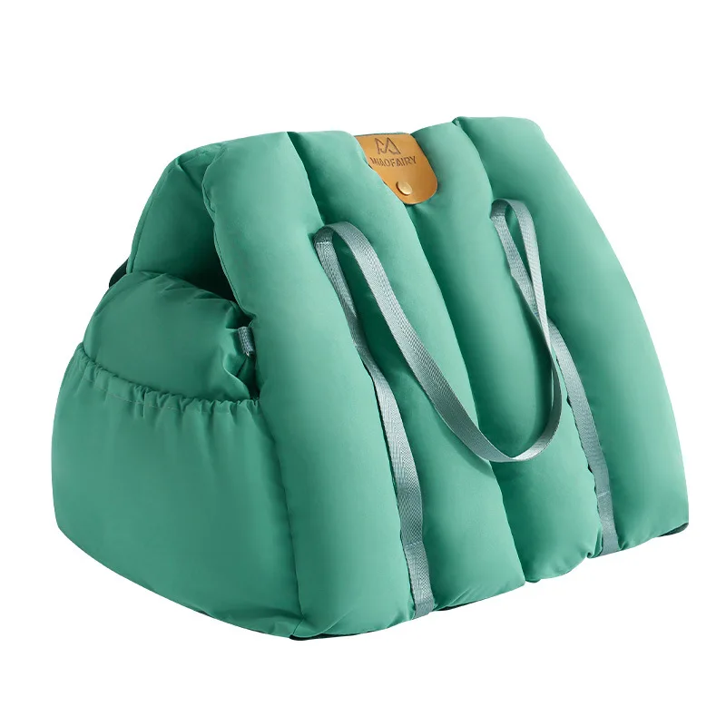 Cama 2 en 1 auto portátil, cerrada para gatos y perros de interior