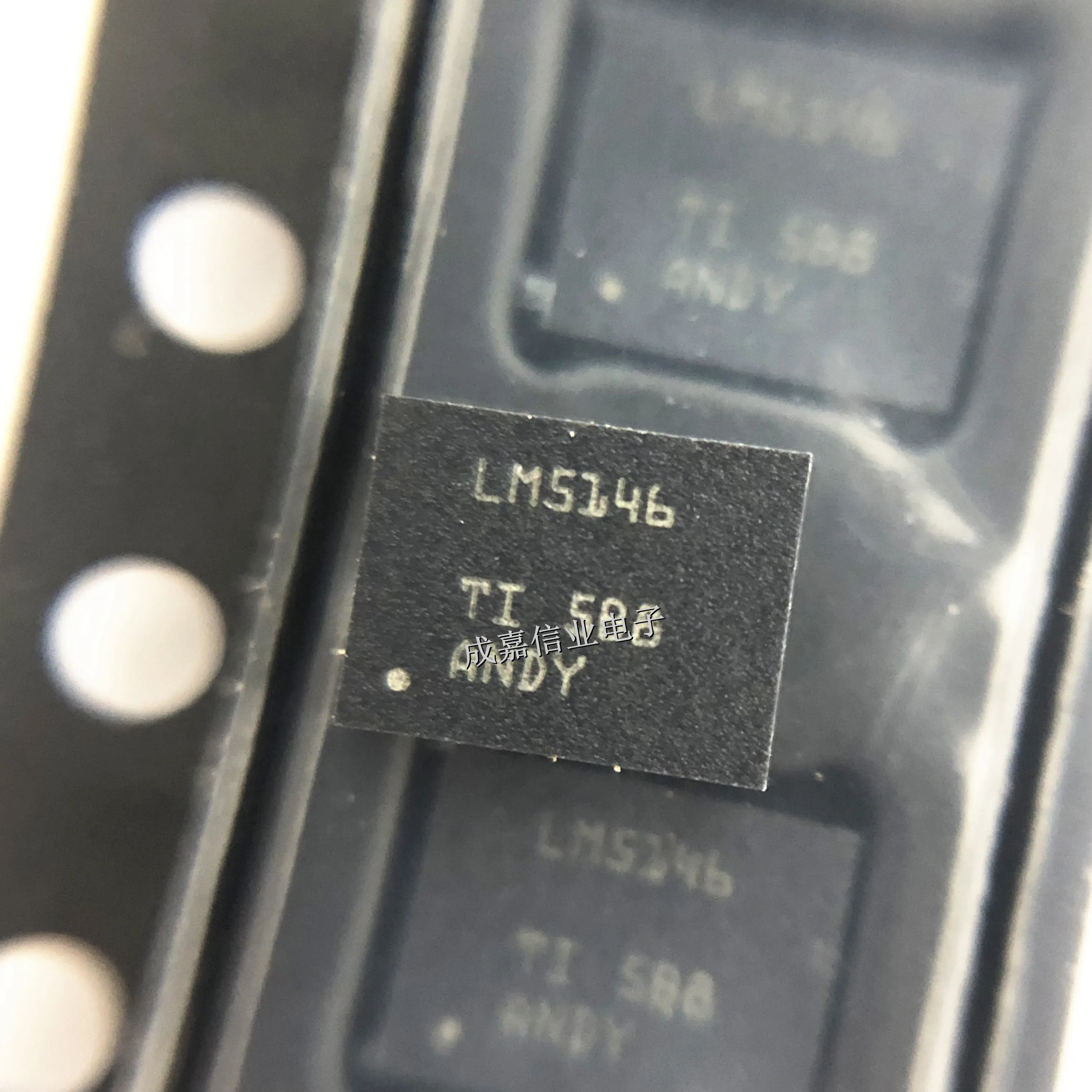 10pcs/Lot LM5146RGYR VQFN-20 MARKING;LM5146 Switching Controllers 800mV to 60V 30A Operating Temperature:- 40C-+ 150 C