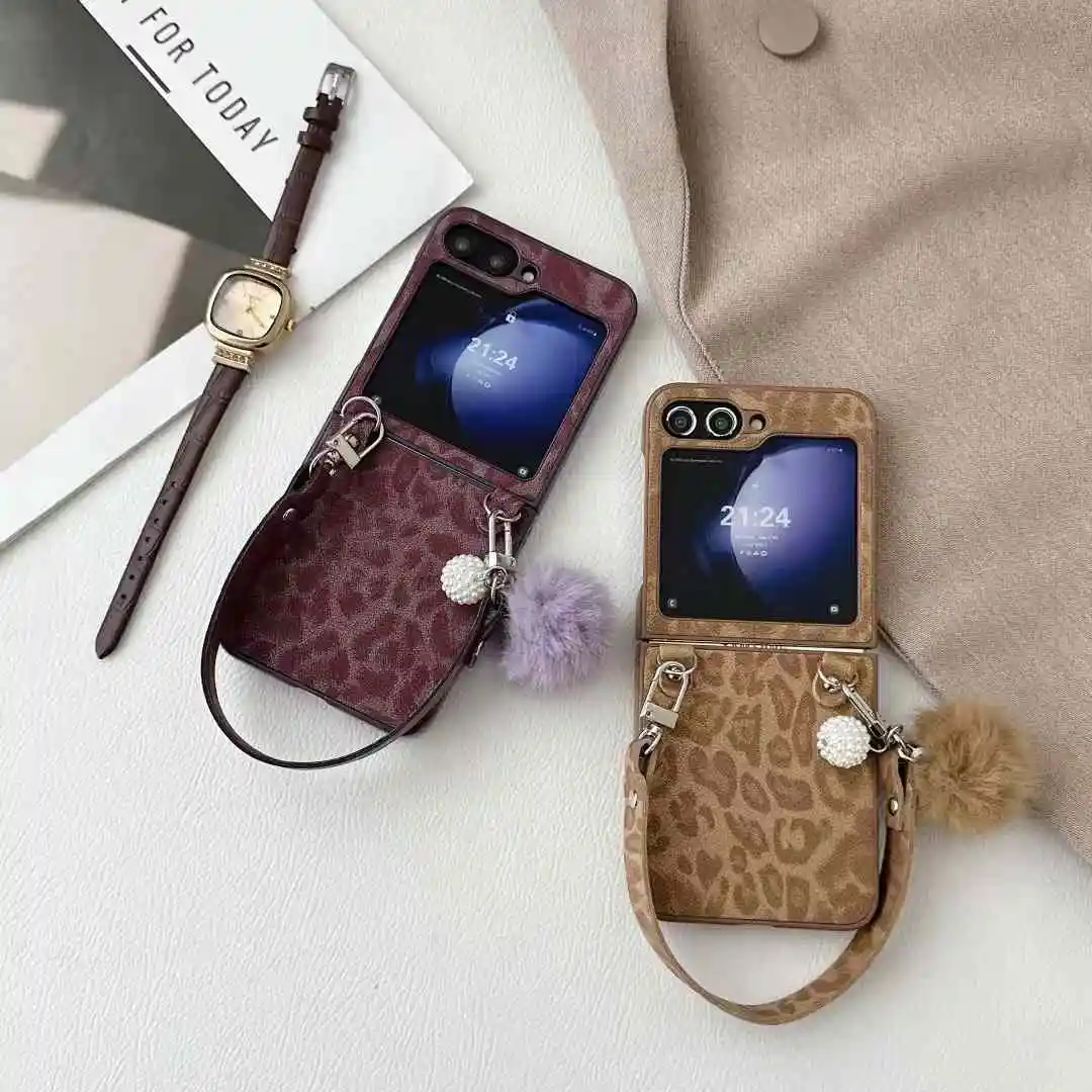 Luxury Crystal Fashion Elegent Leopard Fur Lanyard Strap Phone Case Cover For Samsung Galaxy Z Flip 6 5 4 3 5G F7110 F7070