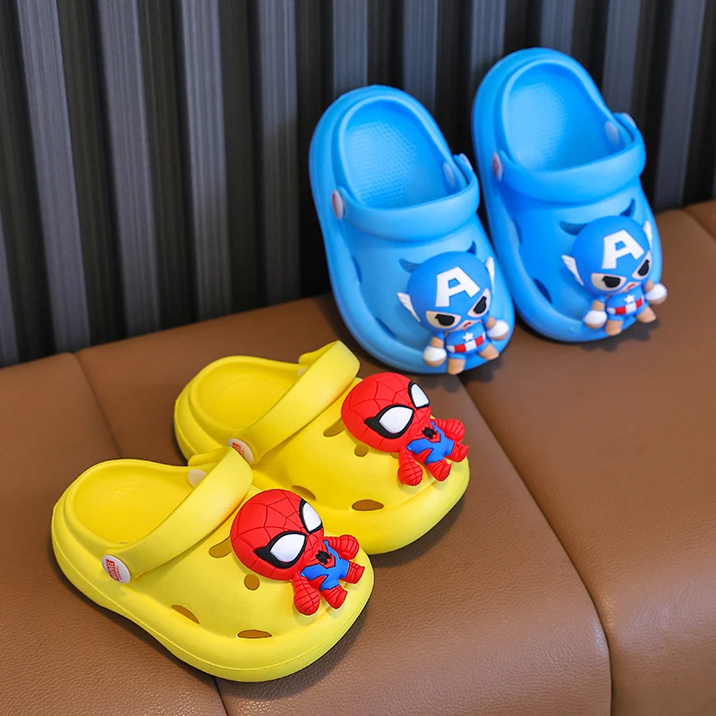 Pantofole per bambini Disney per ragazzi pantofole estive da spiaggia per interni Cartoon Spiderman Home morbide pantofole per bambini antiscivolo