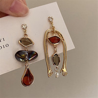 New 2024 Vintage Abstract Art Style Asymmetric Drop Earrings For Women Personality Humanoid Hand Earrings Party Jewelry