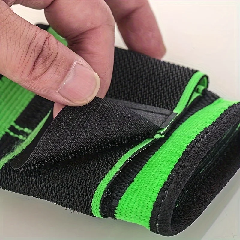 1Pc breathable Wrist Brace With adjustable straps, Best Wrist Compression Support Brace for Football and basketball (M/L/XL)