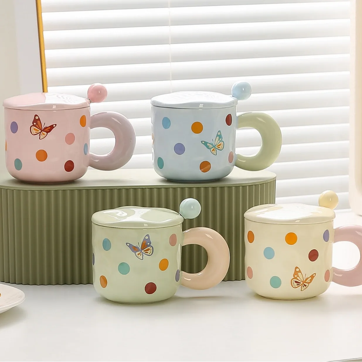 

400ml Creative Cute Butterfly Ceramic Student Large Capacity Mark Cartoon Gift Home Cup with Lid