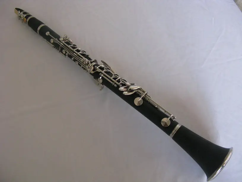 

high grade black Ebonite clarinet,Bb 17 keys,Bb key, good tone AC-310