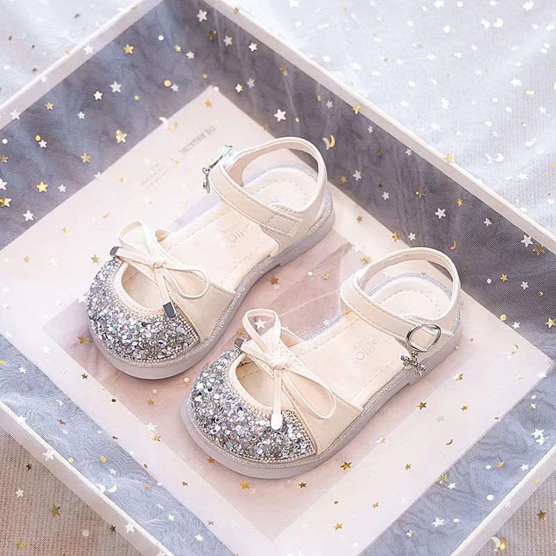Girls Half Sandals Shiny Sequins Kids Princess Shoes Toes Capped 2026 Summer New Children Beach Shoes Round Toes Simple Bows