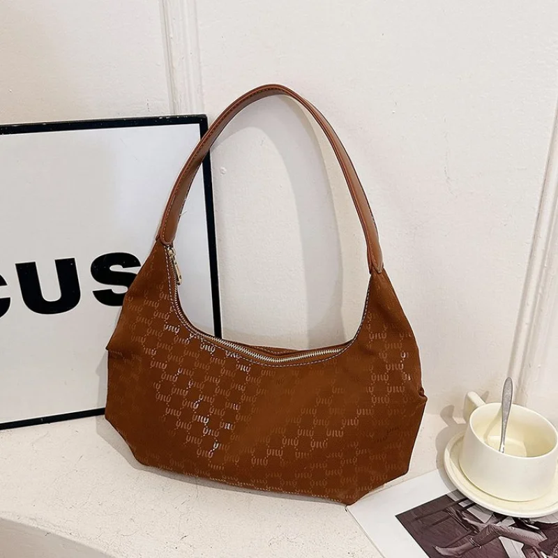 

Stylish Simple Vintage Leather Clutch Purse For Fashionable Women With Mini Size And Commuter Friendly