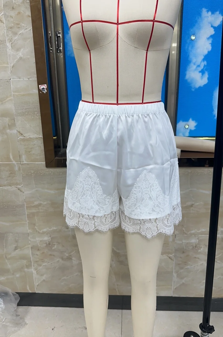 Ivoorwitte shorts met kanten bijgesneden dameskleding zomerstijl ademend polyester mix vrijetijdskleding