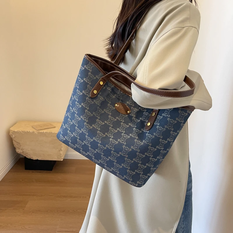 

Women Luxury Leather Classic Fashion Shoulder Bag Designer Crossbody Tote Handbag For Beautiful Daily Looks