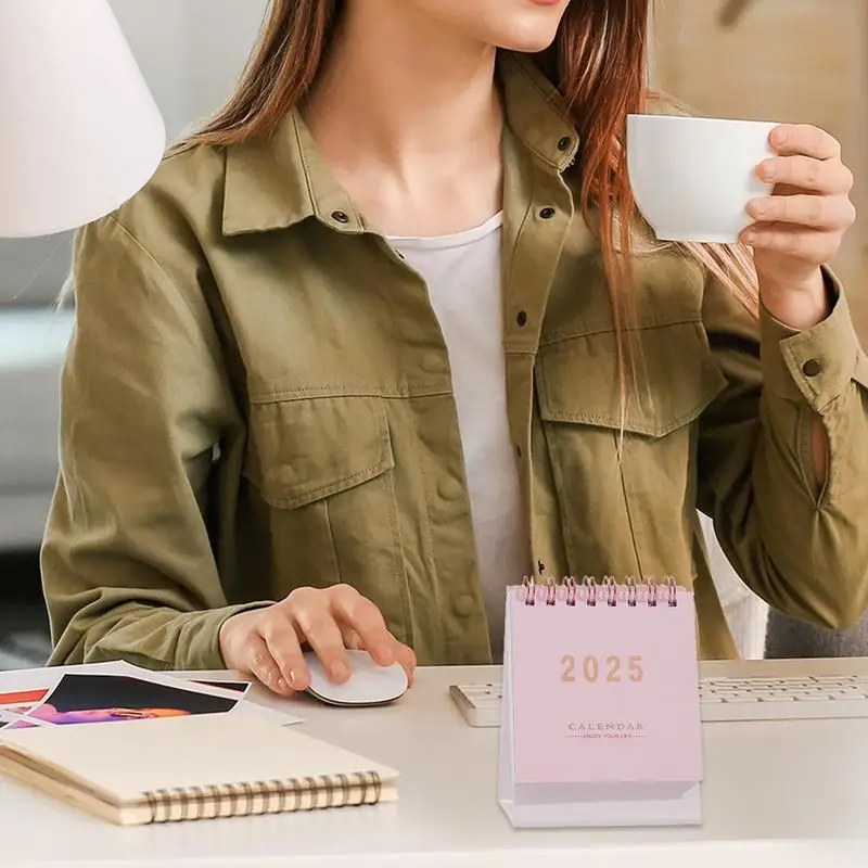 ปฏิทินตั้งโต๊ะแบบตั้งได้ปฏิทินทำงาน2025โต๊ะพับได้ม้วนปฏิทินวางแผนรายวันส่วนบุคคลสำหรับการจัดระเบียบที่ง่าย