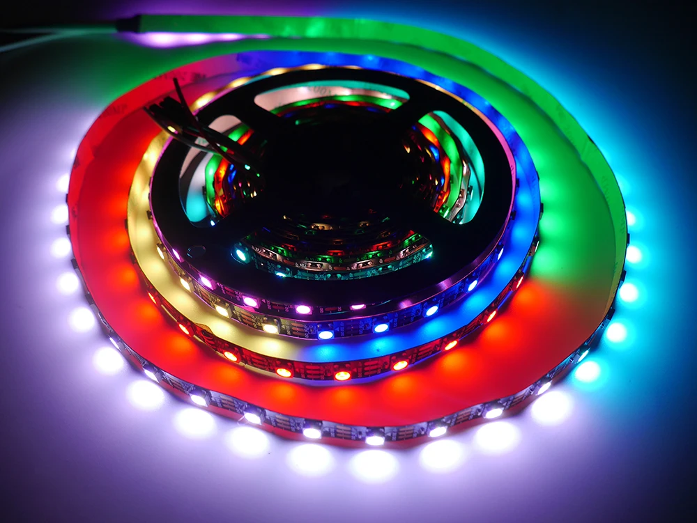 1メートル5メートルDC5V WS2812B WS2812 ledピクセルストリップ個別にアドレス指定可能スマートrgb ledストリップライトテープ黒、白pcb IP30/65/67