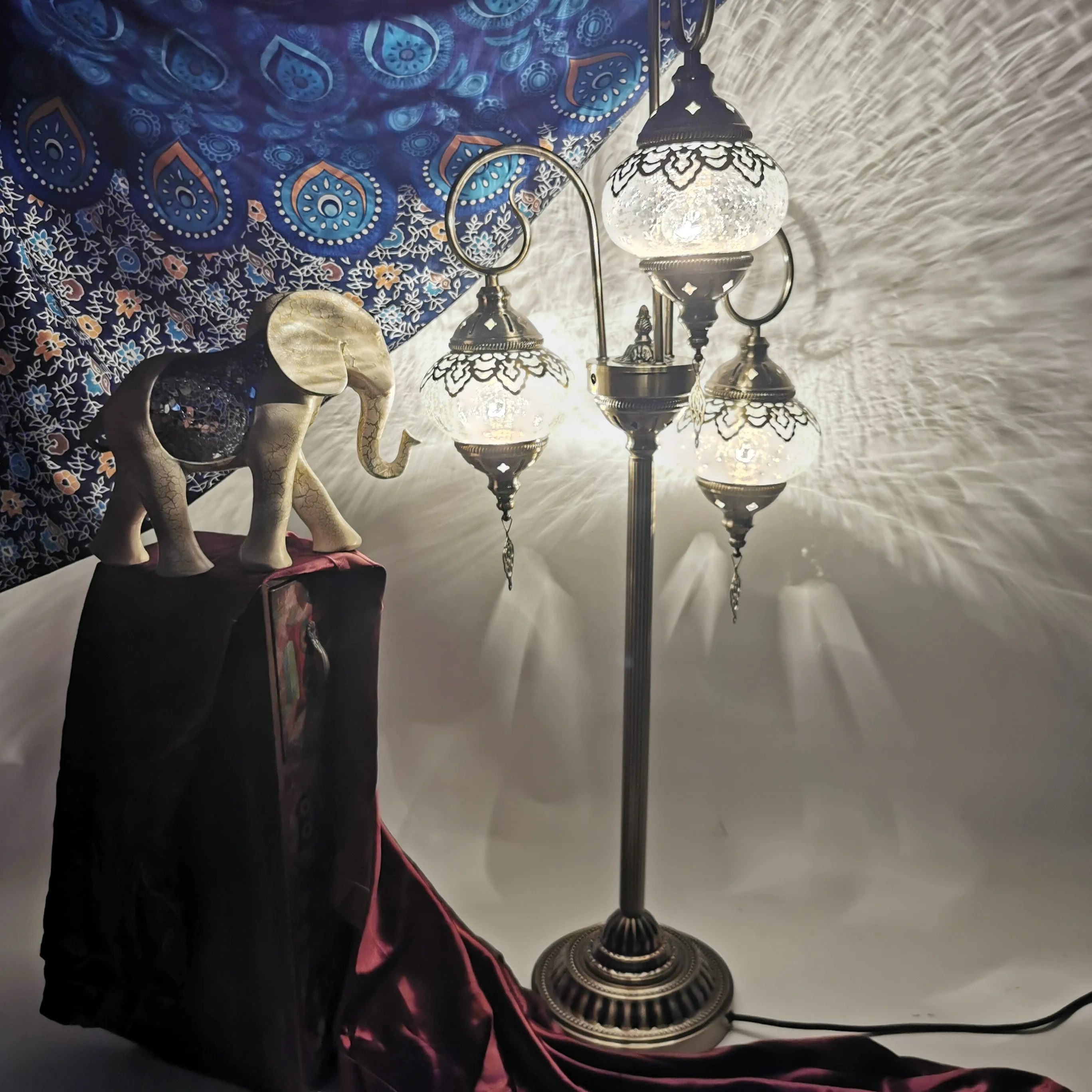 Hot-selling 2026 New Crystal Lamp Petals Creative Glass Floor Lamp Corridor bar Hotel Indoor Crystal 3 Floor Lamp