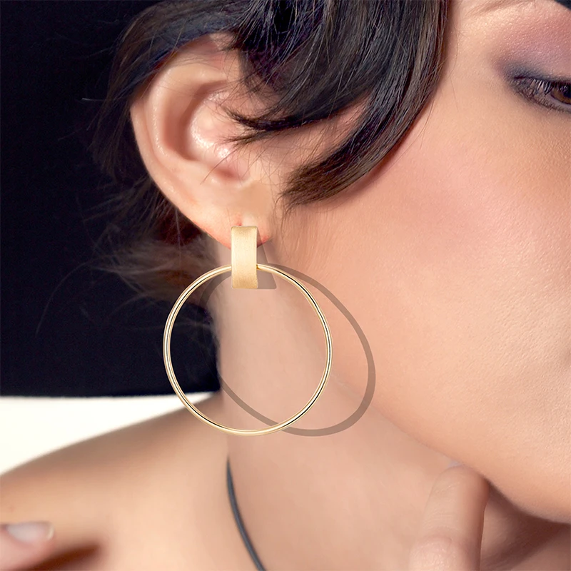 Kpop Fashion simple Hoop Earrings Woman's Round Metal Earrings Trend new For Ms Girl girlfriend party Punk Ear jewelry Gift Hot