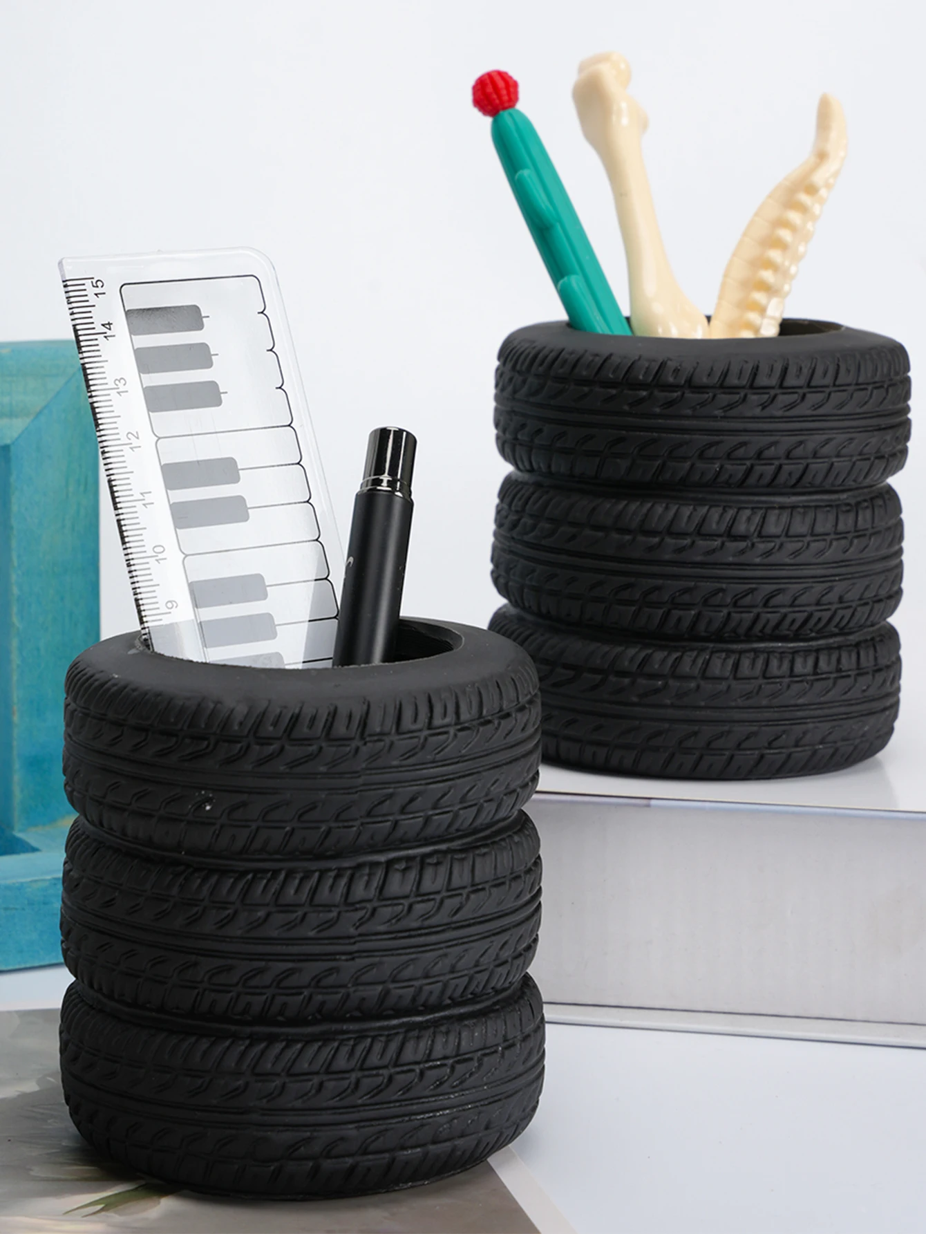 1PC Funny Tire Shaped Office Desk Pen Holder - Plastic, Office Decoration Accessories And Stationery Gifts, Suitable For Boys An