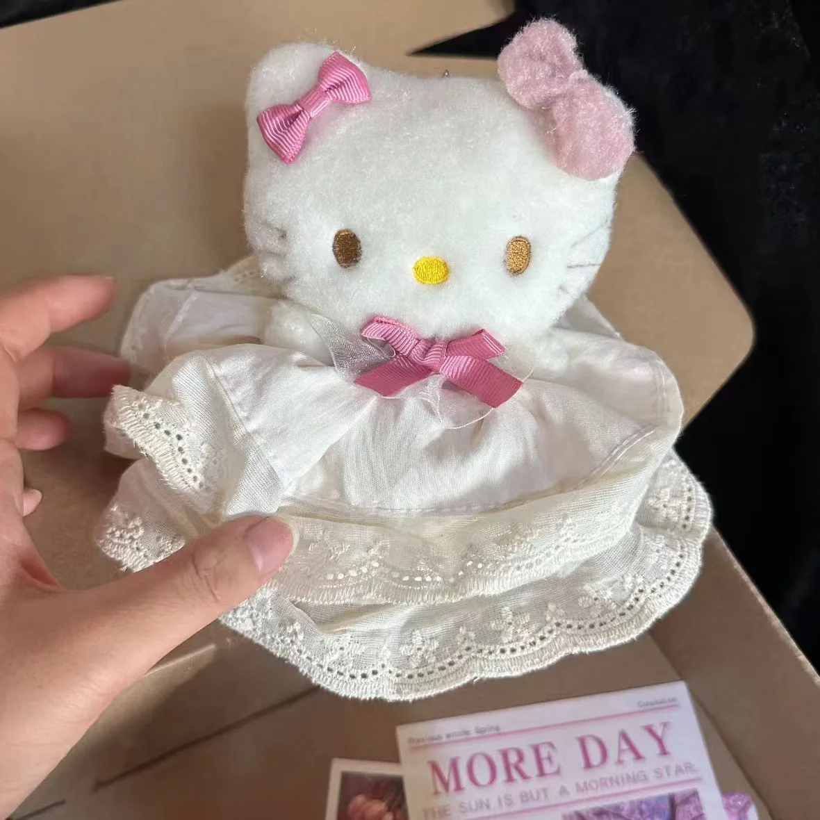 

Hello Kitty Keychain Kawaii Cartoon Schoolbag Pendant Decoration Fashion Plush Doll Toy Holiday Gifts