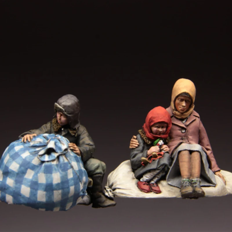 1/35 Scale Resin Figure Model Kit Historical Characters Hobbies Collection Miniature Refugees Children Unassembled & Unpainted