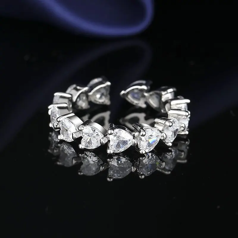 Korean-style fashionable love ring for ladies, with zirconia and S925 pure silver. Ideal wedding jewelry.