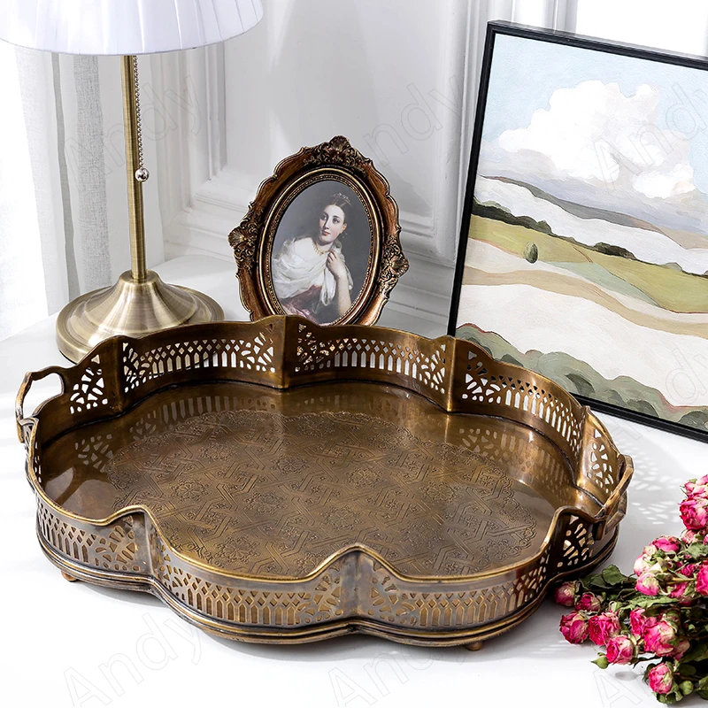 

Retro Brass Storage Tray Palace Relief Hollow Bedroom Cosmetic Container Desktop Jewelry Organizer Home Decoration Ornaments