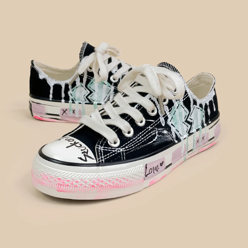 Amy and Michael Original Design Graffiti Individual Sneakers Unisex Students Hand Painted Canvas Shoes Women Skateboard Shoes