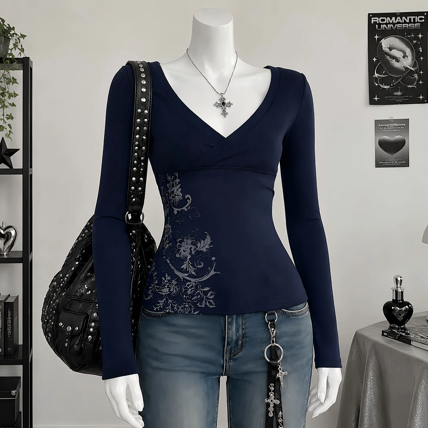 [RUOKE]Y2K Vintage Print Long Sleeve Top Women Deep V Neck Slim Casual Streetwear Tee Spring Fall Back To School Valentine's Day