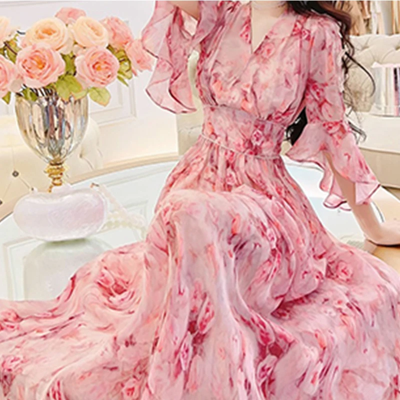 فستان شيفون مطبوع عليه زهور بأكمام قصيرة ورقبة على شكل حرف v للإجازات غير الرسمية تنورة طويلة للتخسيس على الطراز الكوري وأكما...