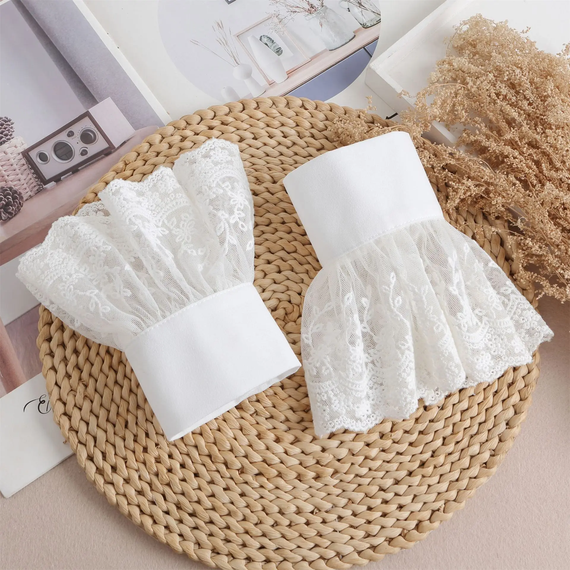 White Women Lace Floral Detachable Sleeve Fake Cuffs Female Pleated Flare Sleeve False Cuffs Ruffles Wristband Decorative