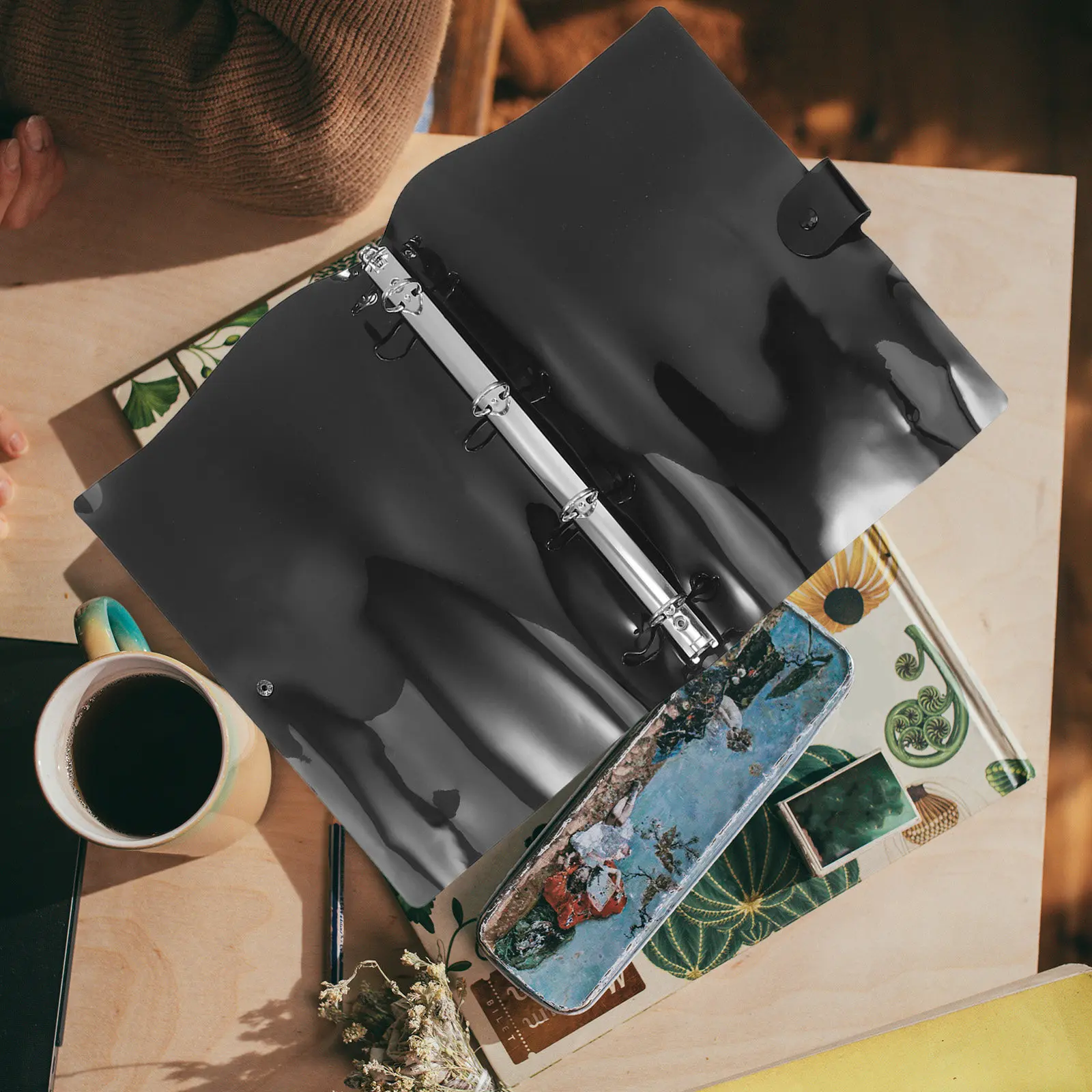 

A4 4-Hole Loose Leaf Binder PVC Planner Cover with Snap Button Closure Refillable Notebook Protector for Personal Professional