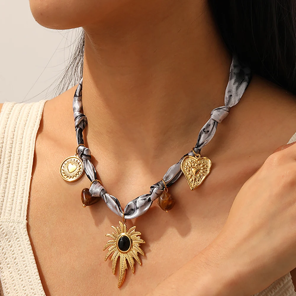 LAMENGLY 316L الفولاذ المقاوم للصدأ نمط العرقية الملونة الشريط الرجعية القلب ستار الشمس زهرة ليف قلادة قلادة سيدة رواية سلسلة عنق