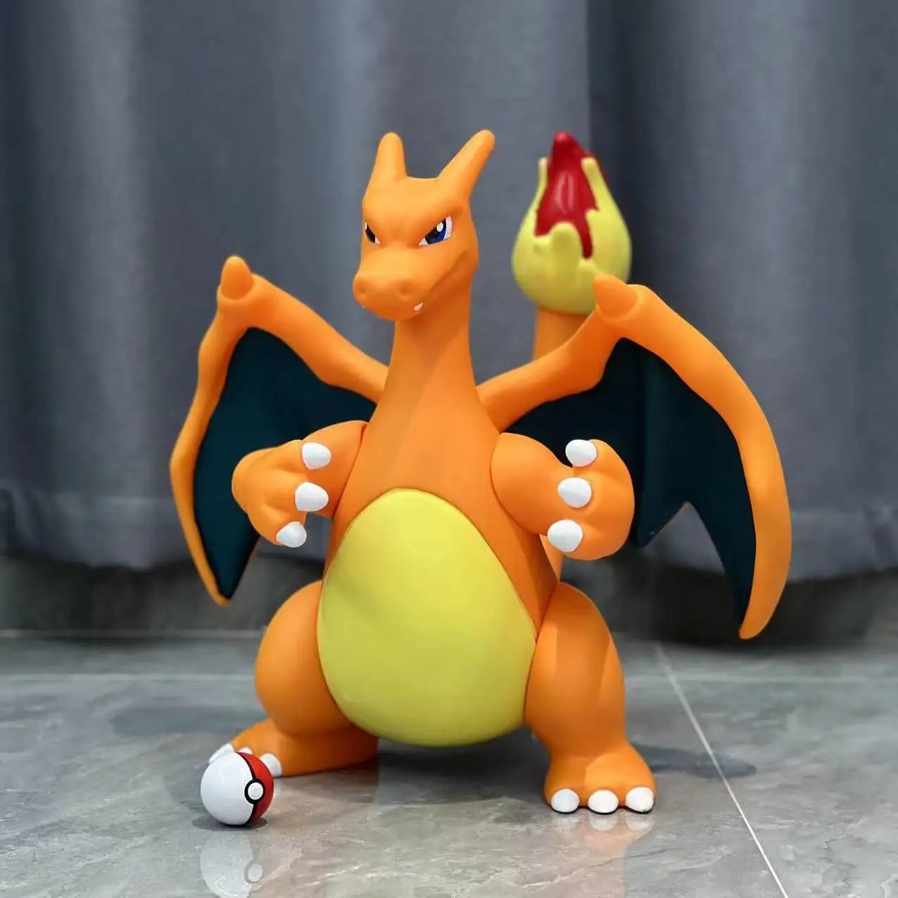 ポケモン ヒトカゲ 1:1 大型アクションフィギュア - 光る尻尾
