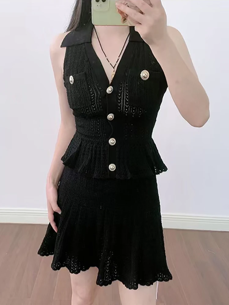 

V-neck sleeveless black knitted dress temperament elegant ruffled A-line short women's dresses 2025 Summer New