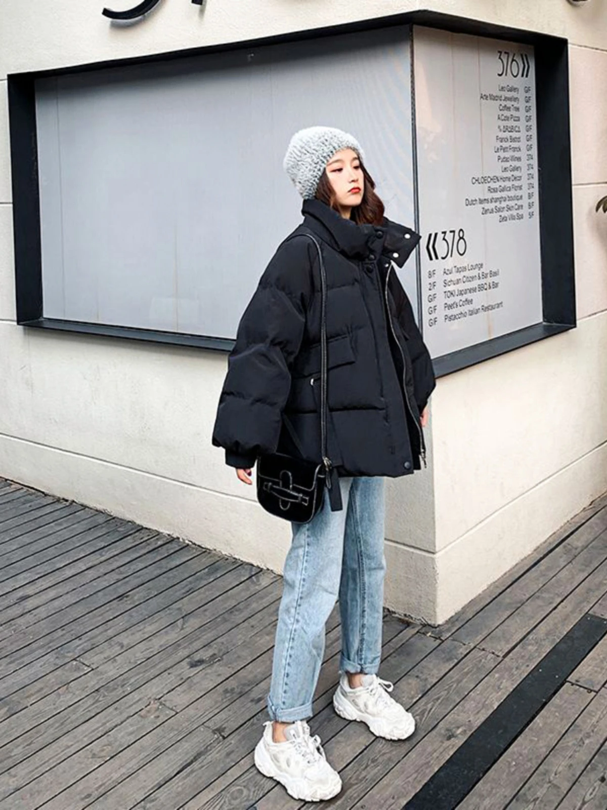 Black Lightweight Fashionable Women's down Jacket Winter Outfit Compact Design Cotton Coat Stylish Trendy Commute Style