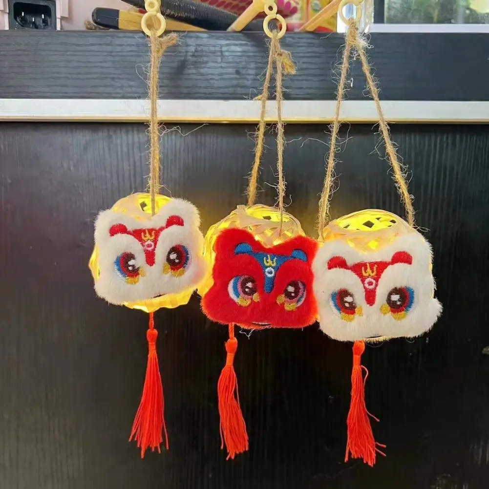 Bamboo Weaving Lion Lantern with Tassels Wood Pole Chinese New Year Spring Festival DIY Handmade Handheld Lantern Material Kit