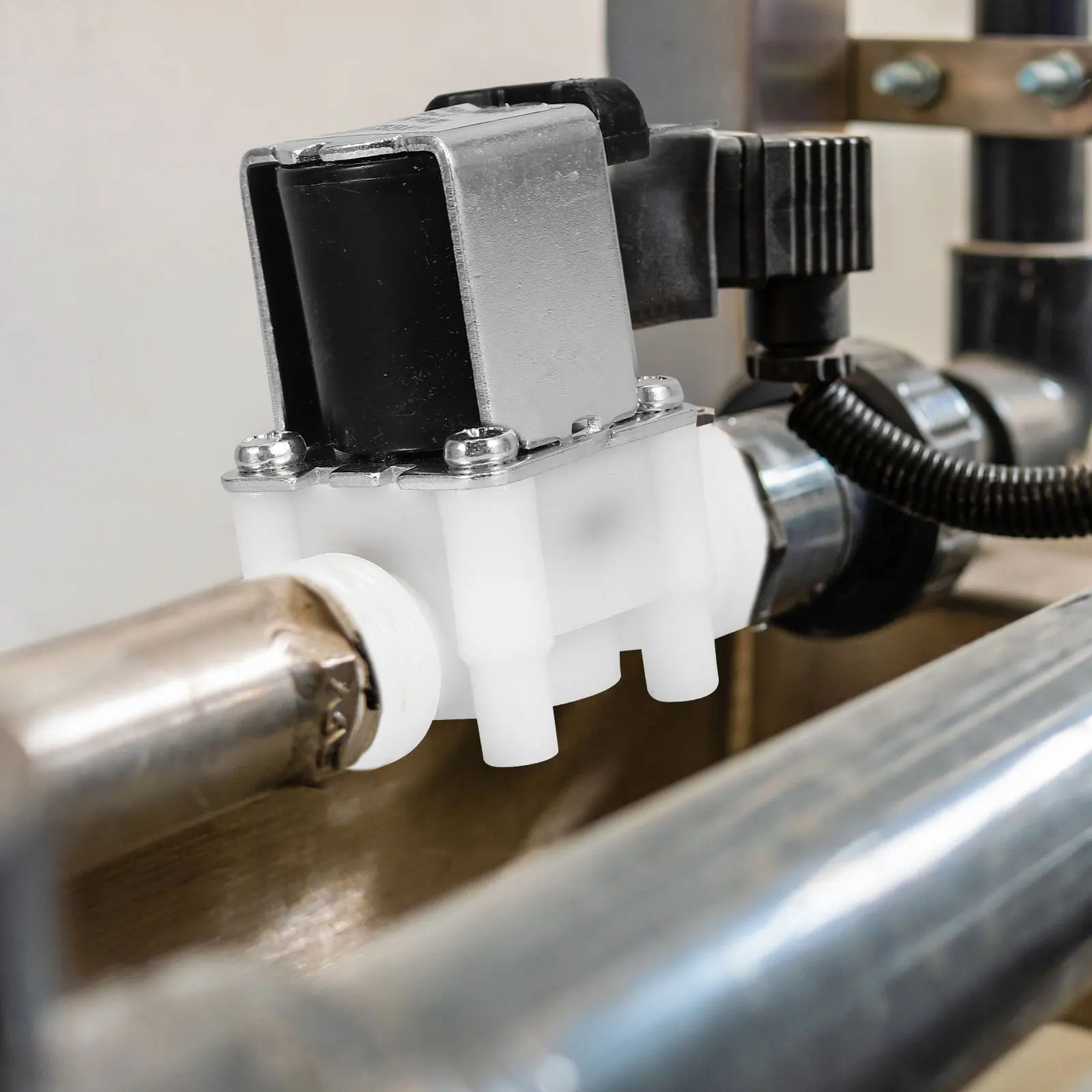 

Normally Closed Solenoid Valve 12V Style Water Control Garden Hose Pond Irrigation System Suitable Pipe Connections
