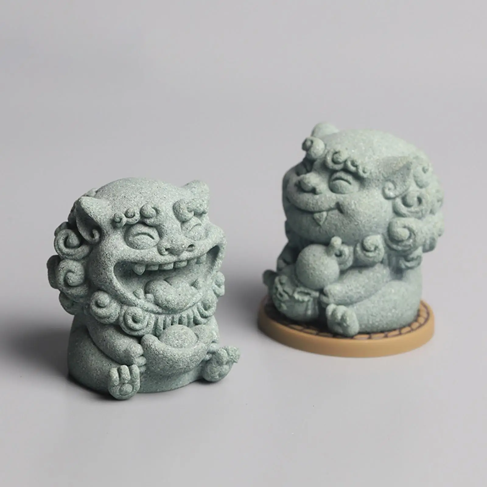 Contemporary Miniature Lion Statue Ornament for Entryway Countertop Bookcase Housewarming Gift