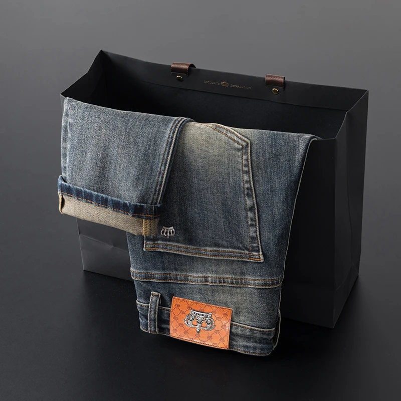 

Брюки прямого кроя из коллекции Spring Edition от Guangzhou Xintang Outlet: легкие, роскошные, в европейском стиле, универсальные, винтажные.