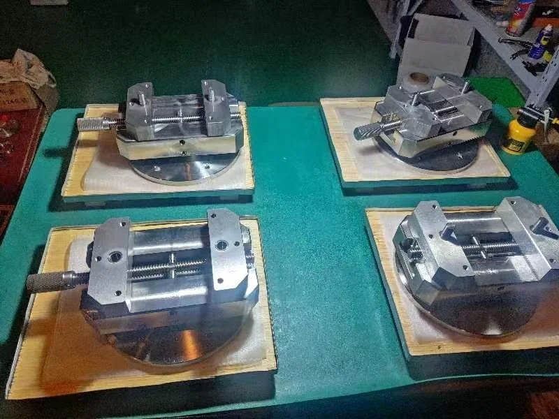 

Золотой продавец: Зажимные тиски Fractal для 3-ступенчатых нержавеющих стержней