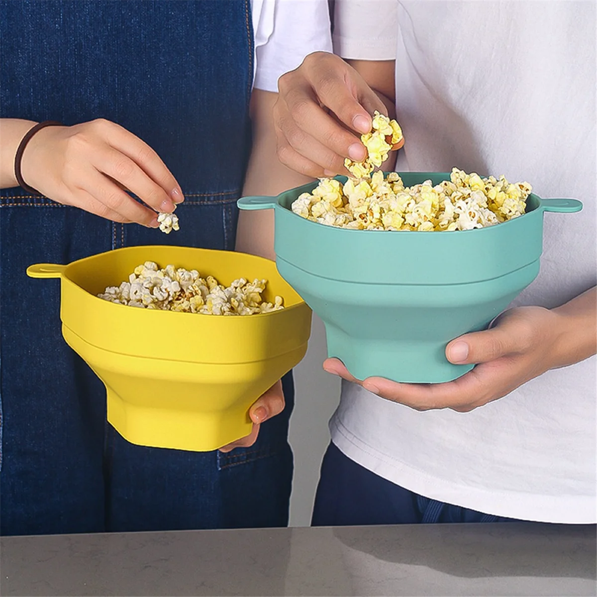 Silicone Microwave Popcorn Bowl Foldable Popcorn Maker Bucket Bowl with Lid Folding Popcorn Kitchen Baking Tool Red