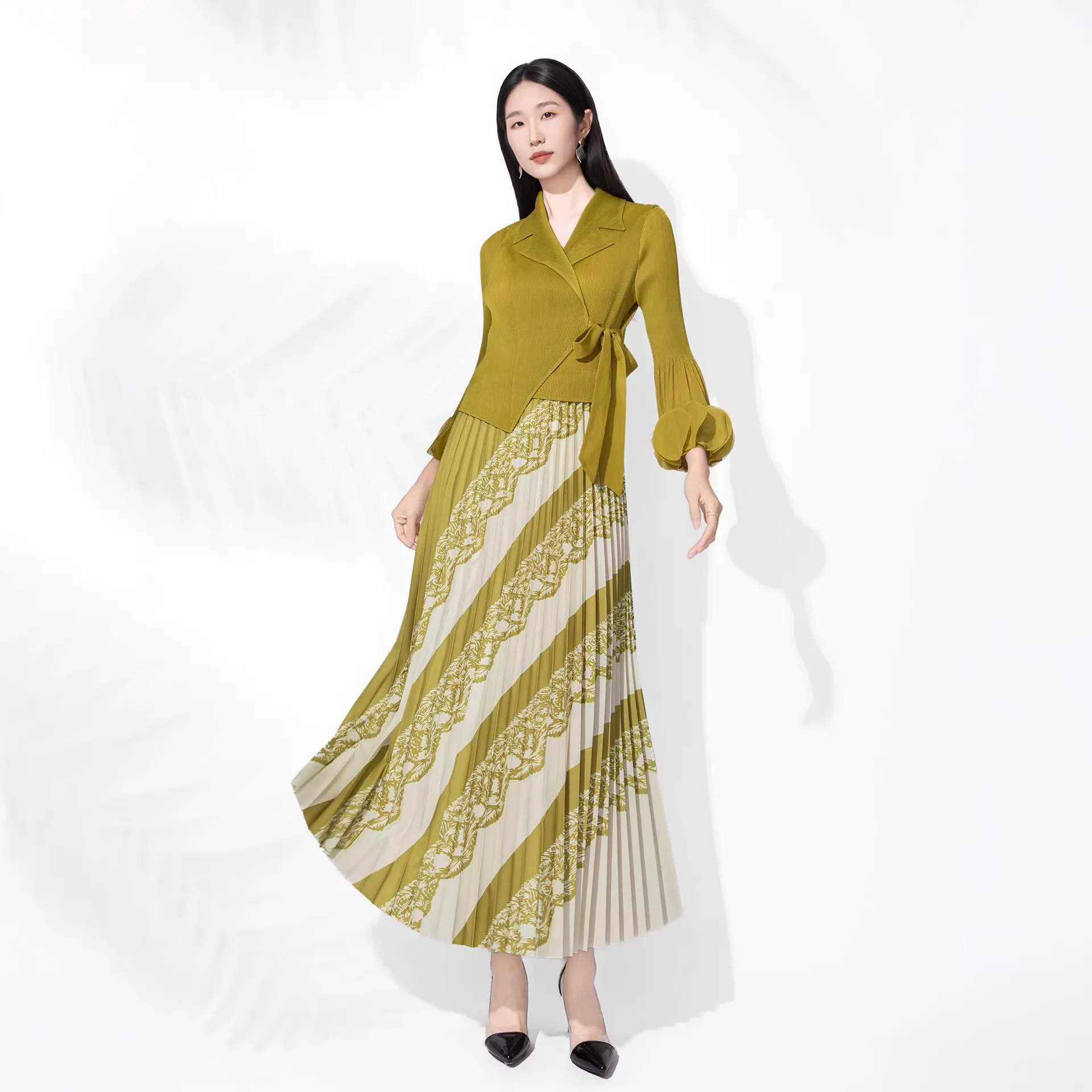 

Miyake Suit Collar Patchwork Pleated Dress Women's Fashion Long Sleeve Slim Fit Dresses 2026 Spring New Tide 17S3440