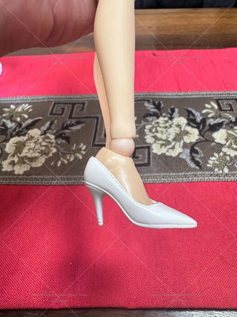 1/6 Scale Red/White/Black Female Shoes Simple And Versatile Style Hollow Pointed High Heels For 12-inch Action Figure Soldier