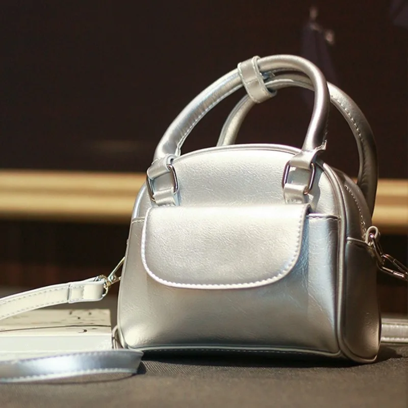 

Handbag Bag Women's 2026 New Niche Design Shell Bag Retro Versatile Messenger Bag Hand Carry Small Square Bag